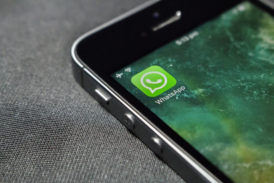 Cara Menambahkan Kontak ke Whatsapp di Android dan iPhone