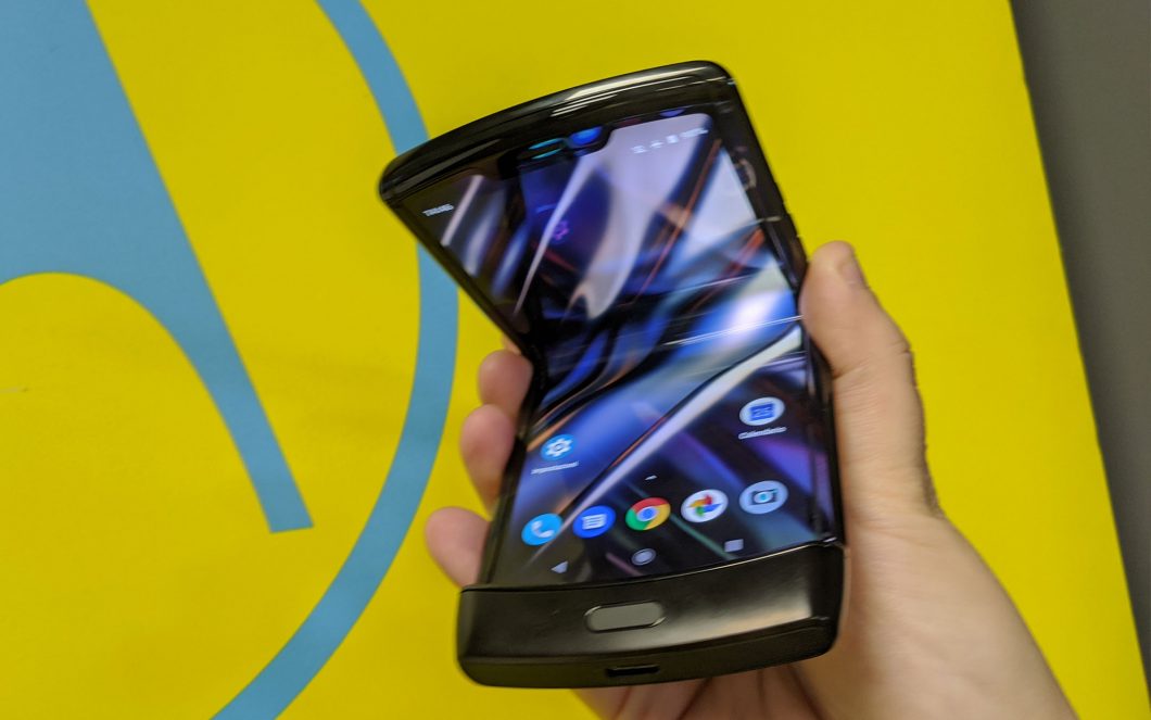 Motorola razr disiksa, sungguh (VIDEO) 1