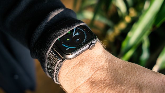 Smartwatch sekarang membuat siswa lebih aman 1