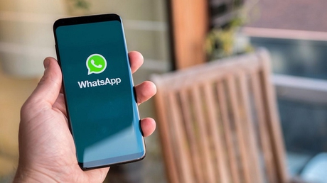 WhatsApp: kesalahan menemukan ribuan percakapan pribadi