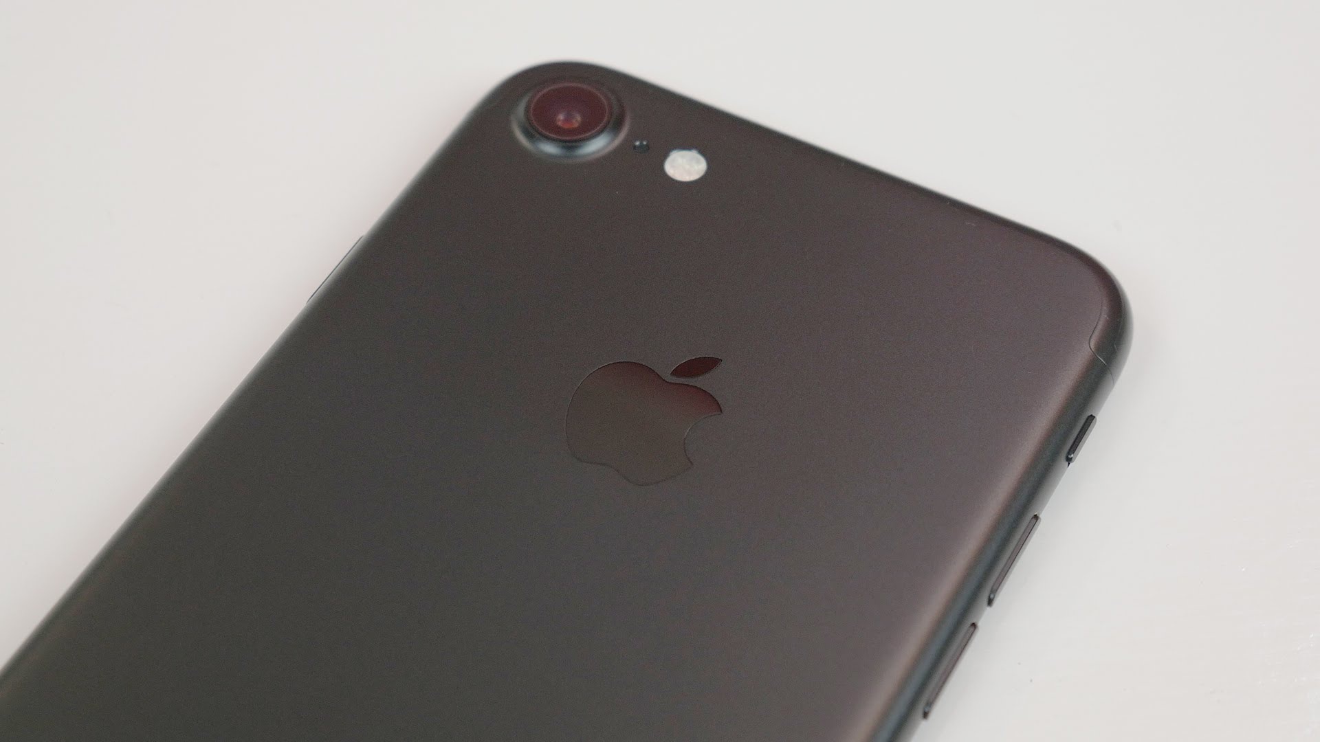 Mandat iPhone: 6 dari 10 ponsel yang dijual pada 2019 berasal dari Apple 9