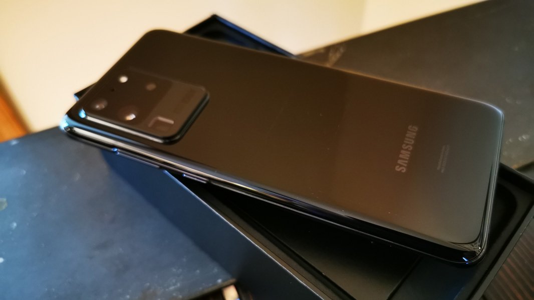 Samsung Galaxy S20 Ultra 5G First Impressions 2
