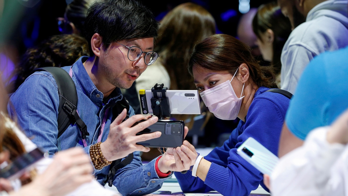 Coronavirus: Samsung Offers Phone Delivery Service for Test Use to Ride Out Virus Impact