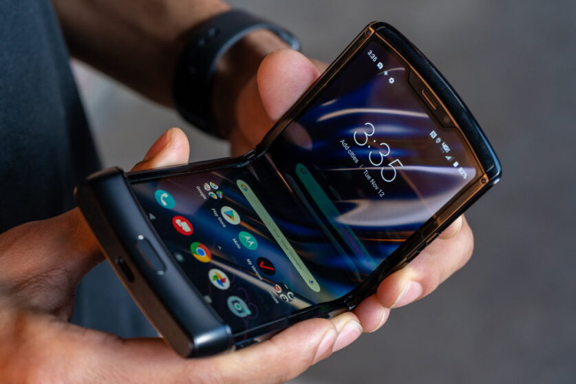 Motorola RAZR sẽ là điểm khởi đầu cho điện thoại thông minh gập?