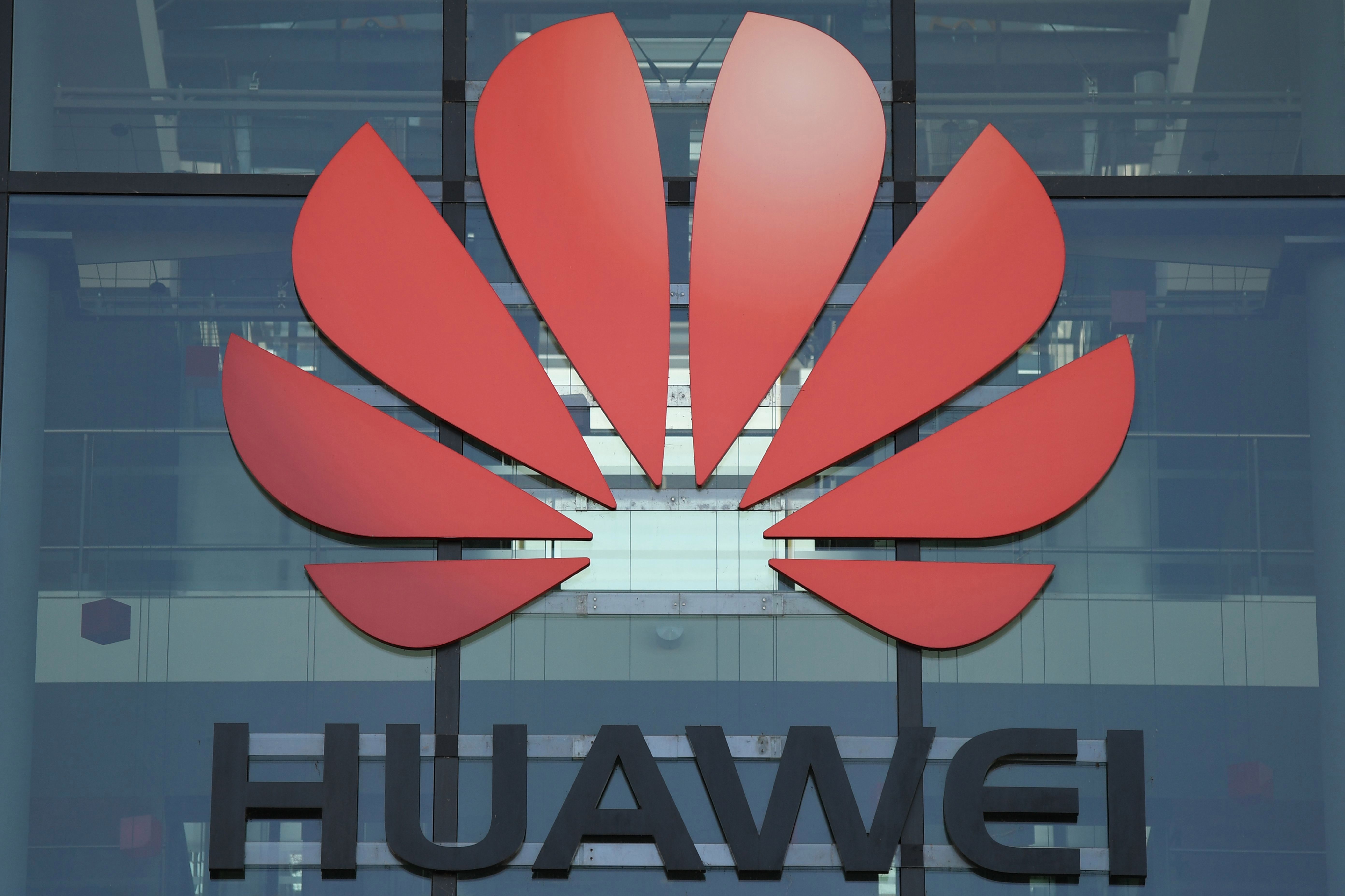   Logo của công ty Trung Quốc Huawei tại các văn phòng chính ở Anh của họ ở Reading