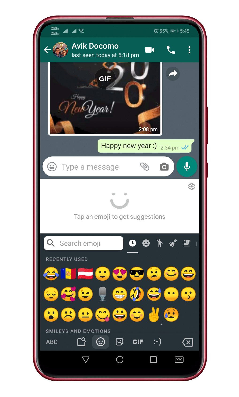 Mở Trò chuyện và nhấn vào nút 'Emoji'