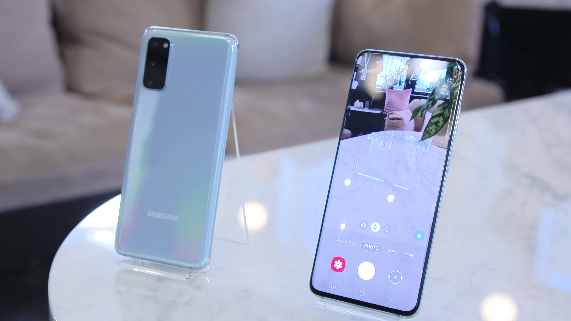  Samsung đã tiết lộ điện thoại thông minh mới nhất của mình vào ngày 11 tháng 2