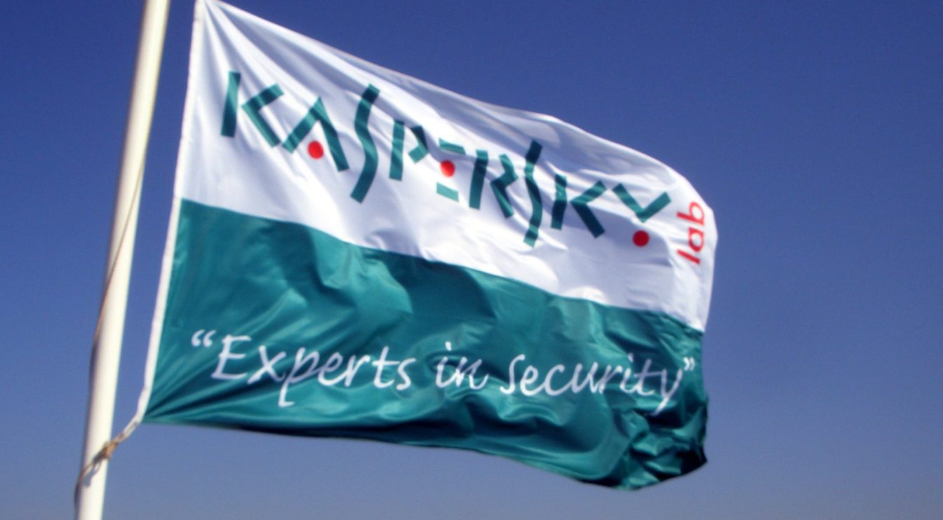 Các sản phẩm của Kaspersky lọc mọi thứ bạn làm trực tuyến, trực tiếp thông qua ...
