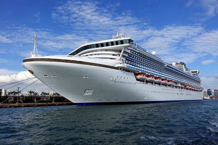 Nhật Bản cho 2.000 iPhone cho hành khách trên du thuyền Diamond Princess