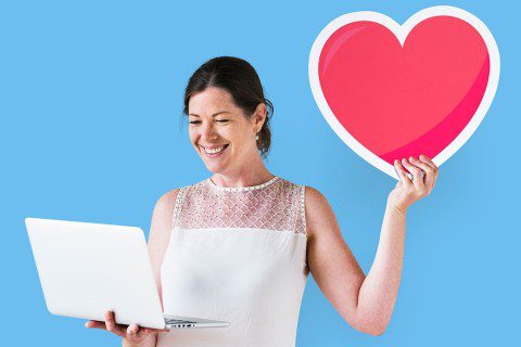 Đánh giá của eHarmony vs Tinder: Dịch vụ hẹn hò nào tốt hơn?