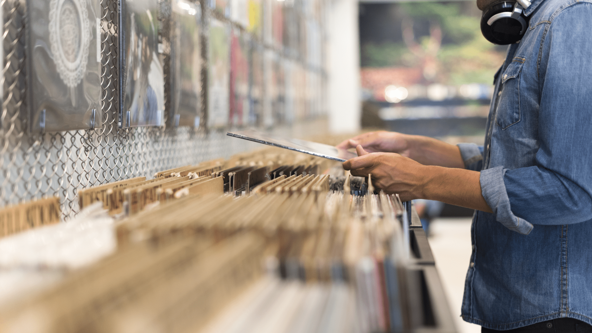 De 5 bästa ställena att köpa vinylskivor online