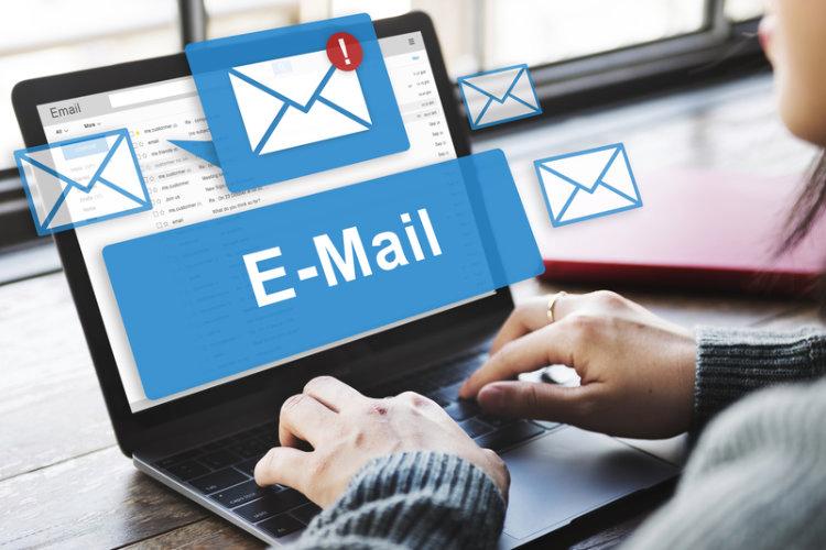 Omvänd e-postsökning: Hur man hittar identiteten och platsen för e-postavsändare