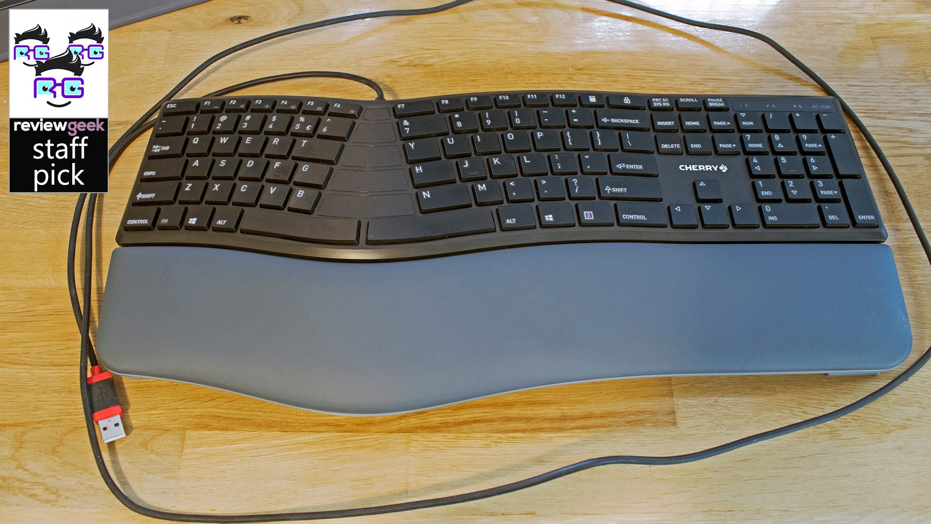 Ulasan CHERRY KC 4500 ERGO: Keyboard Ergonomis Hebat untuk Pemula