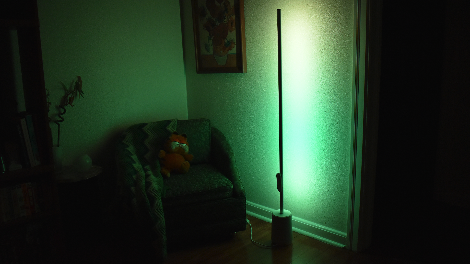 Lyra-lampan kastar ett grönt och gult ljus.