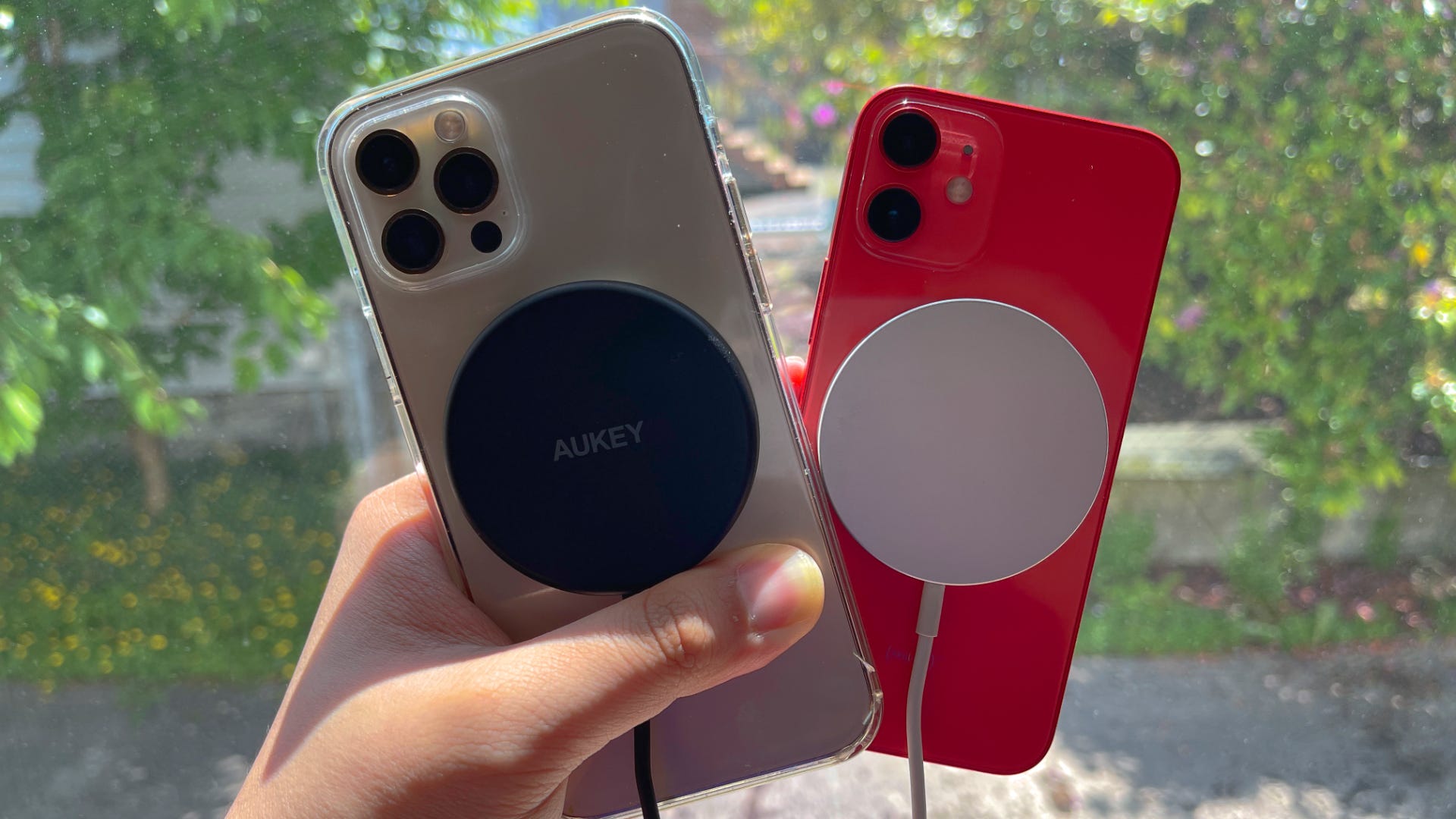 aukey aircore vs Apple MagSafe Charger