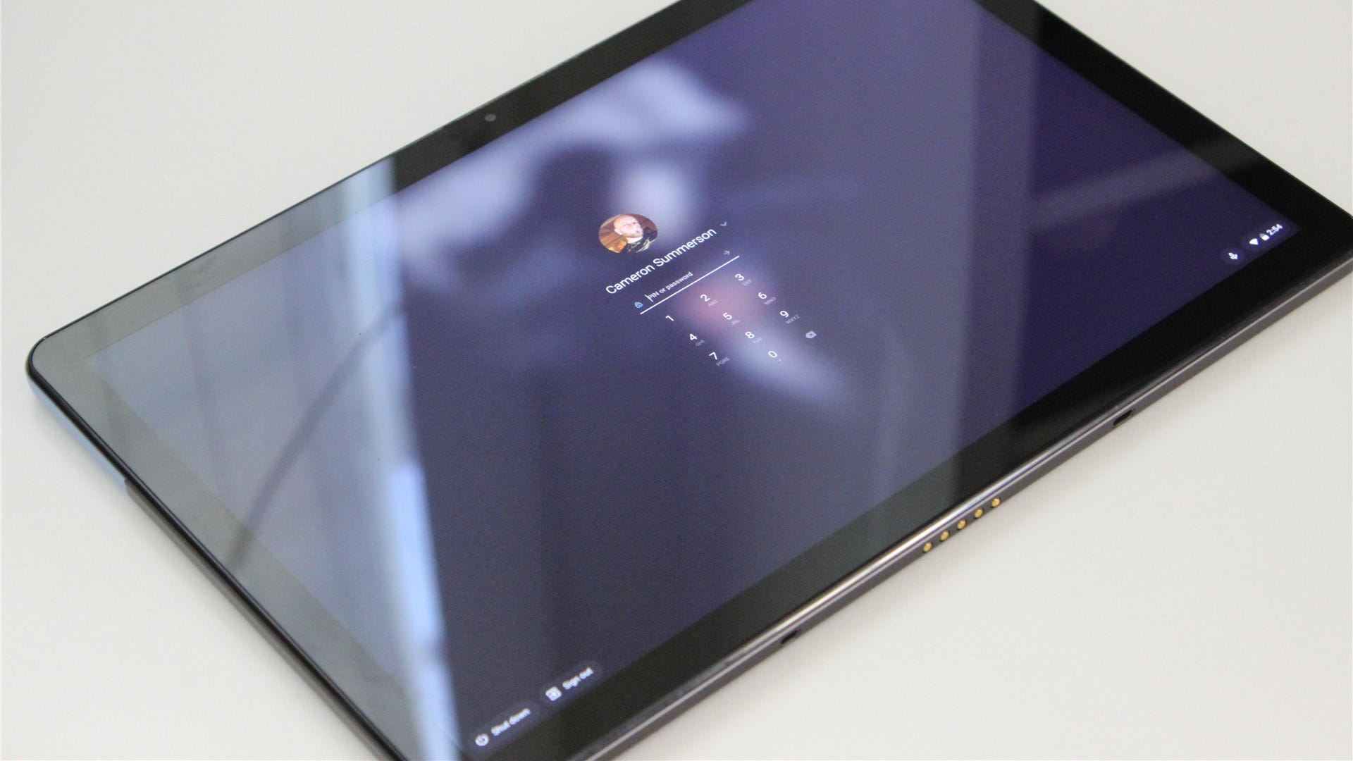 Lenovo IdeaPad Duet dalam mode tablet