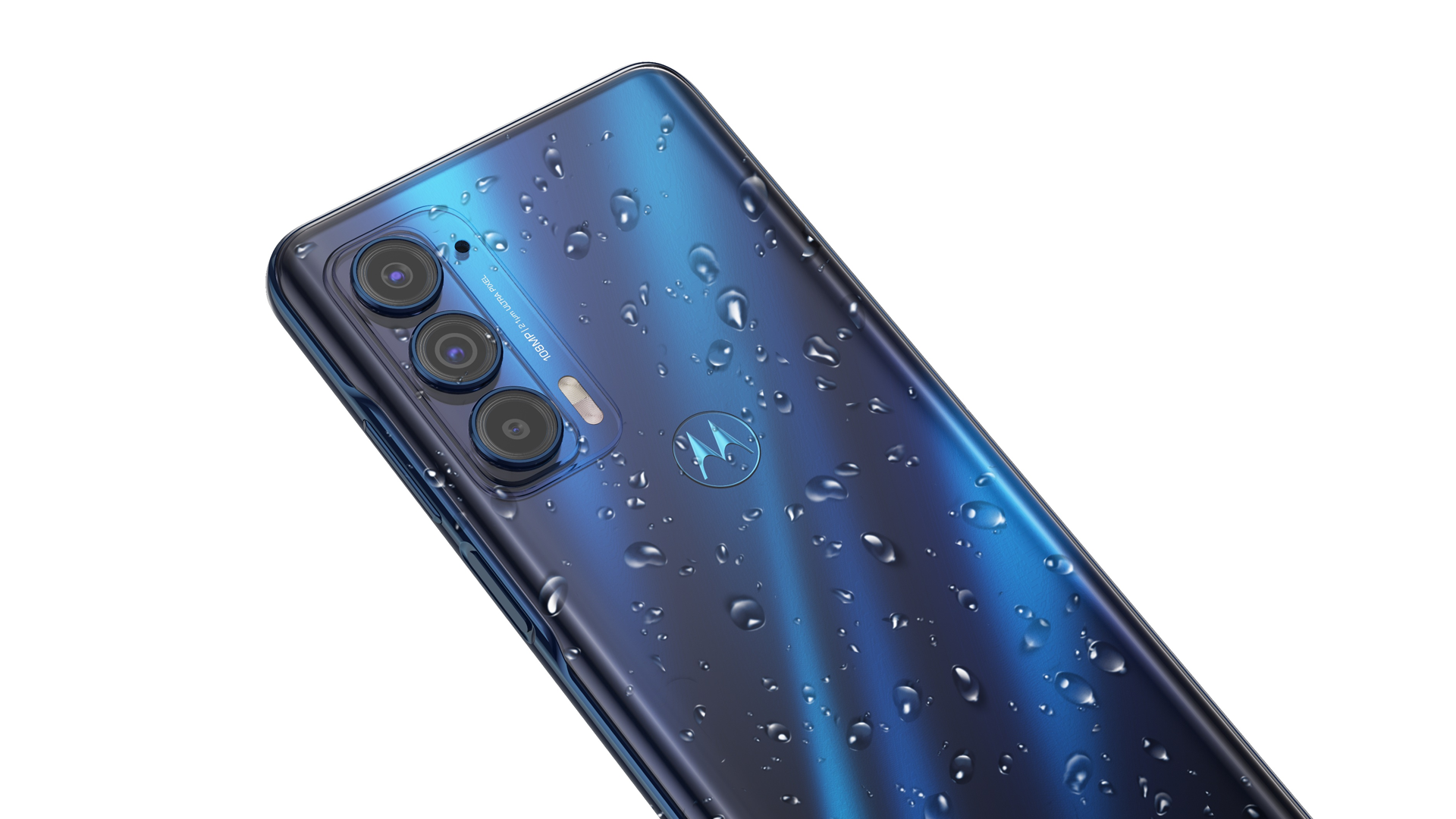 Motorola Edge 2021 có màu xanh dương được bao phủ bởi nước.
