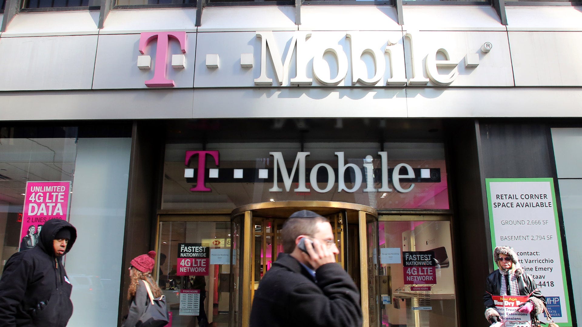 T-Mobile kommer att kräva att telefoner stöder voice over LTE från och med nästa år