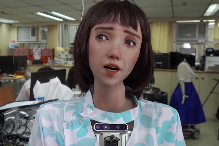 Gặp Grace, một y tá robot hình người được thiết kế để giúp đỡ những bệnh nhân COVID-19 bị cô lập
