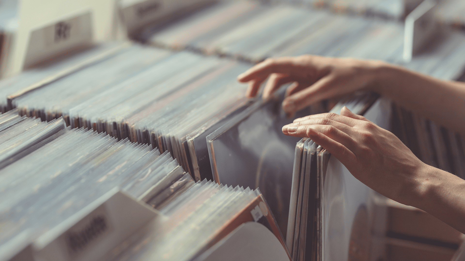 Vinylskivor Säljer CD-skivor för första gången sedan 1986