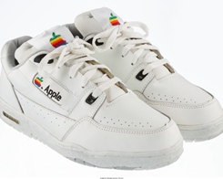 Apple-märkta sneakers från tidigt 90-tal till auktion…
