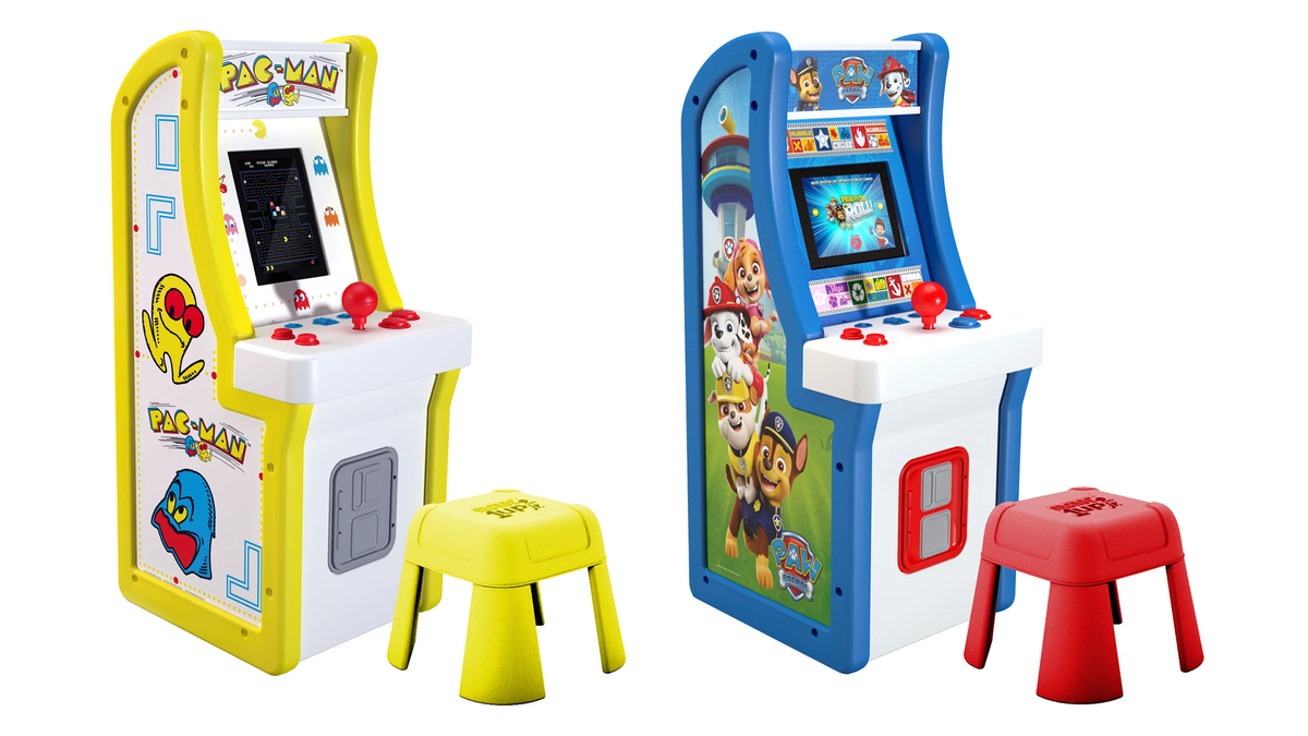 Pac-Man dan Paw tester dari Arcade1Up untuk anak-anak.