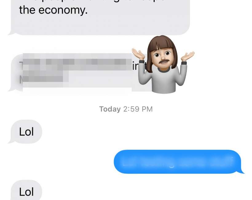 Hur man reagerar på textmeddelanden med Memoji-klistermärken