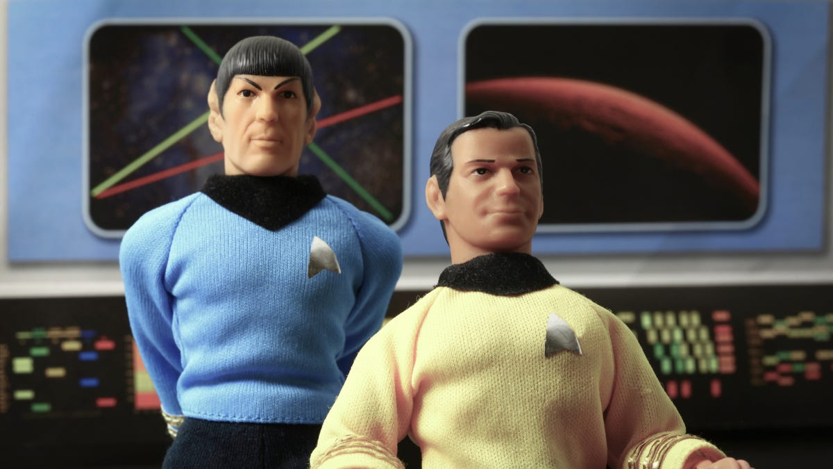 Các nhân vật trong 'Star Trek' trong búp bê folrm