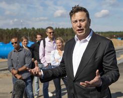 Elon Musk hävdar att han en gång kontaktade Tim Cook angående Tesla…
