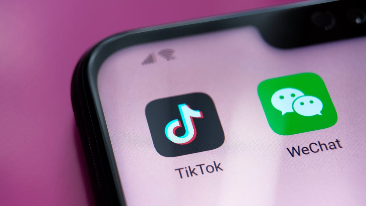 Ứng dụng TikTok và WeChat trên iPhone