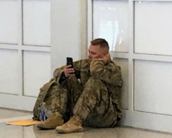 Soldier använder FaceTime för att bevittna födelsen av sin dotter efter…