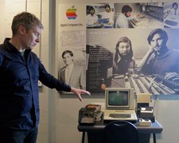 Steve Jobs prototyp Apple 1-dator som visas i…