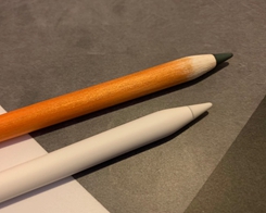 Sandpapperad Apple Pencil ser ut som en riktig penna