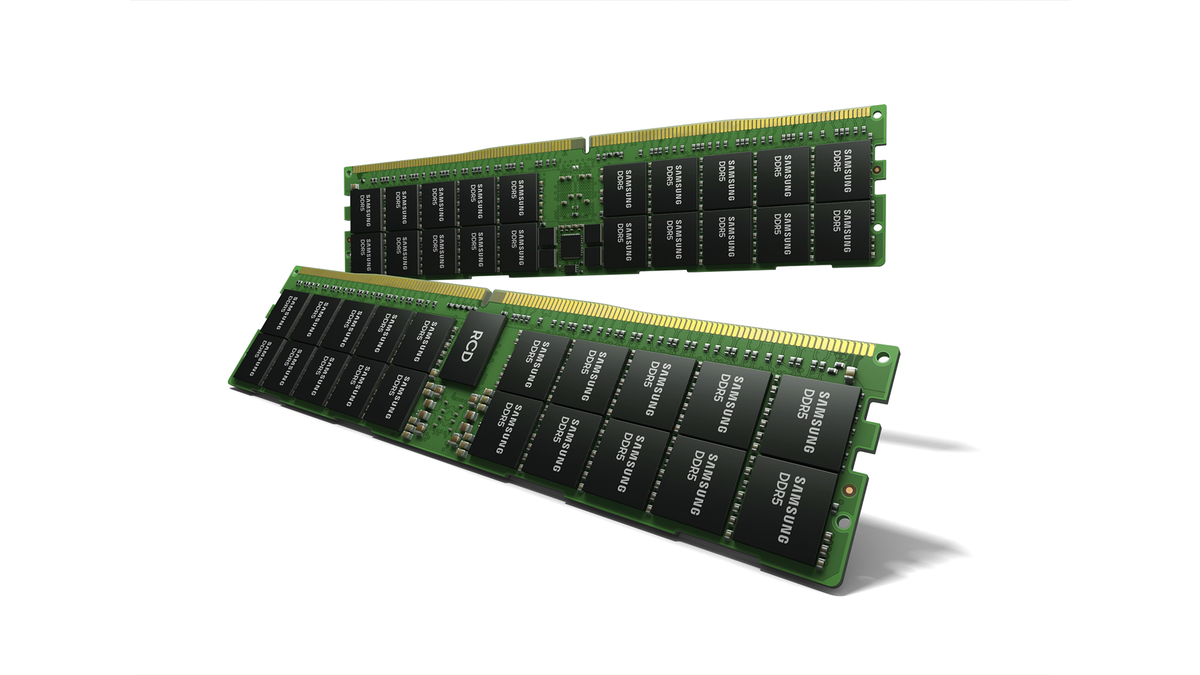 Các mô-đun RAM DDR5 512GB của Samsung.