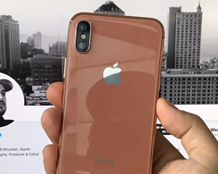 “Iphone 8” Förfalskad enhet visar gul/brons påstådd