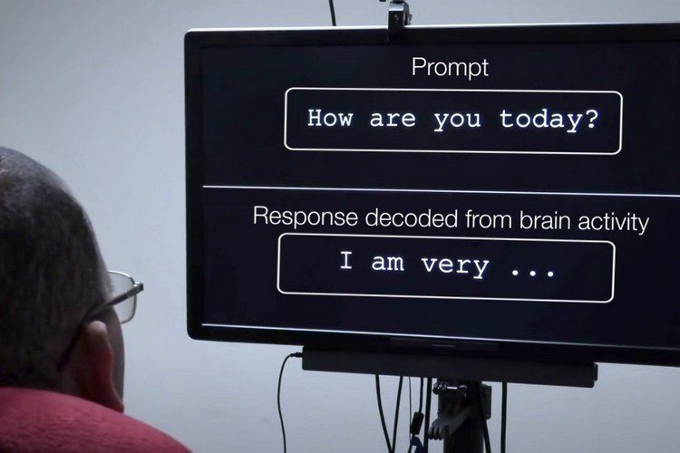 Forskare testar hjärnimplantatsystem som gör att en förlamad man kan prata