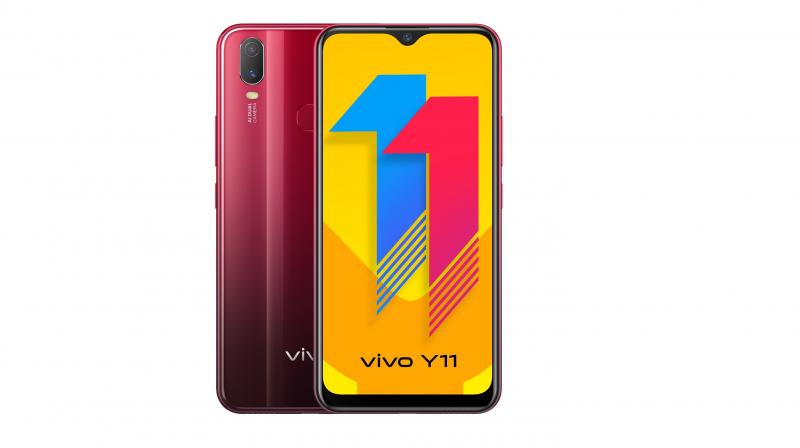 Priced at Rs 8,990, the vivo Y11 will be available in Mineral Blue and Agate Red color variants