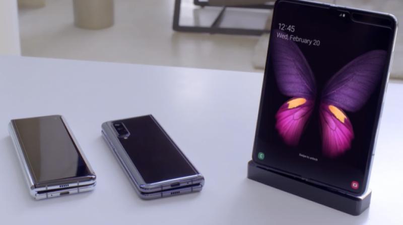 While the Galaxy Fold opens up horizontally, the new device that’s being developed is said to flip open vertically.