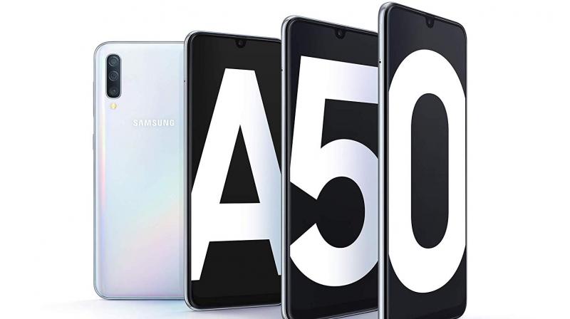 The Samsung Galaxy A50 comes with an Exynos 9610 chipset and runs on the Android Pie OS.