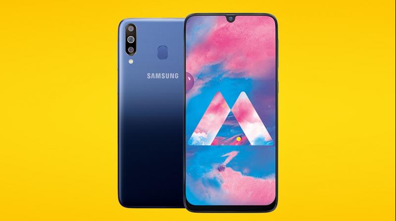 Galaxy M30 is 3X powered with a super AMOLED Infinity U display, triple rear camera and 5000mAh battery with fast charge.