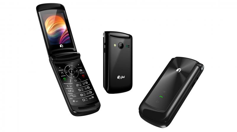 The phone is equipped with all the latest features like camera with flash, FM Radio and more.