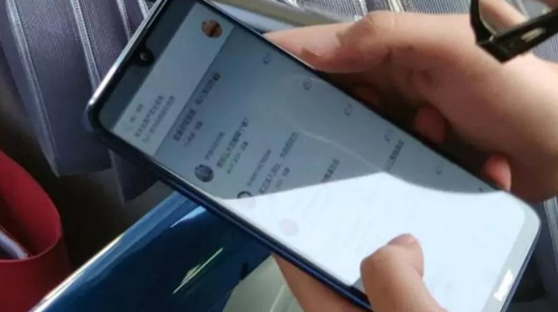 The company has posted a teaser on a Chinese microblogging website named Weibo, confirming the presence of not one but two devices.