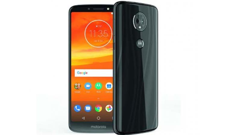 Moto e5 plus claims to provide 18 hours of video playback, 200 hours of music and 20 hours of web surfing on a 6-inch display