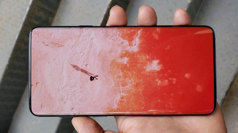 The image suggests the Galaxy S10 without any bezels, boasting an all-screen approach.
