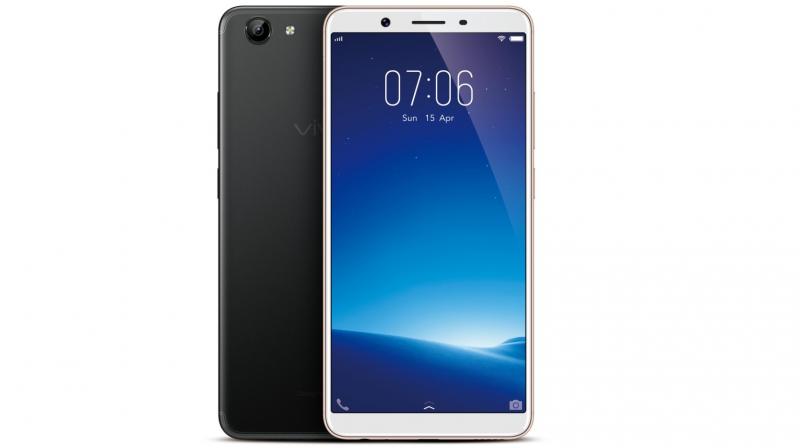 The Vivo Y71 comes with a 13MP high definition rear camera with PDAF and a 5MP selfie camera.