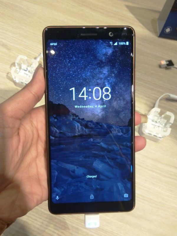 Nokia 7 tillsammans med Android One