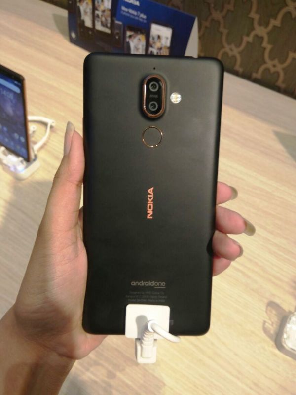 Nokia 7 tillsammans med Android One