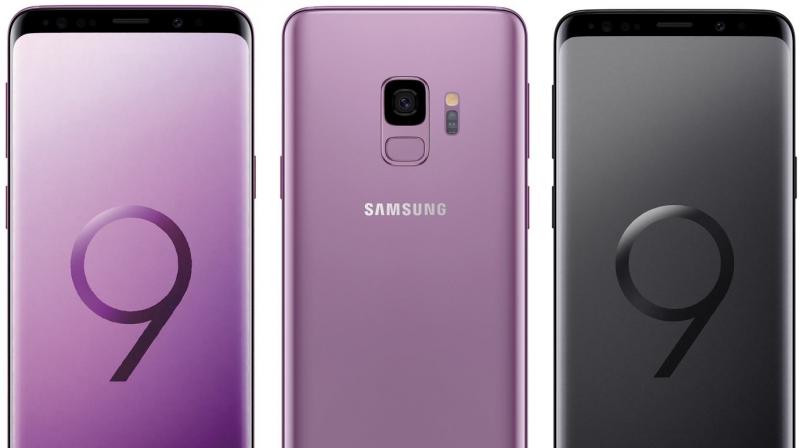 The rear camera on the S9 is a single unit with the fingerprint sensor positioned below it, like the Galaxy A8+ (2018).