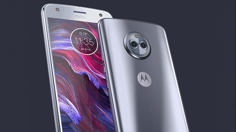 The X4 is the first Motorola device to incorporate a selective focus feature,