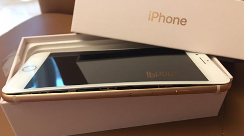 Apple medger att nya iPhones har batteriproblem
